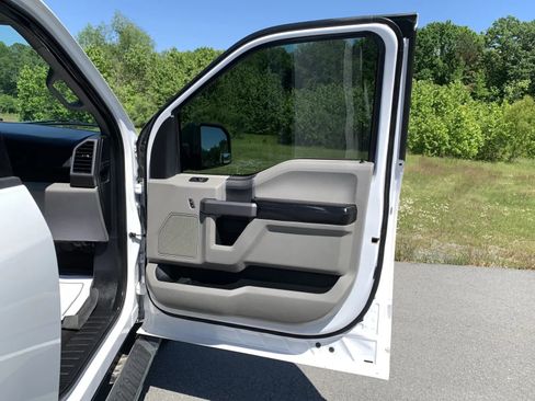 Used 2019 Ford F150 XLT w/ Equipment Group 302A Luxury AWD/4WD image 30