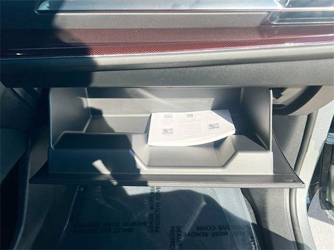 Used 2024 Chevrolet Traverse RS image 30