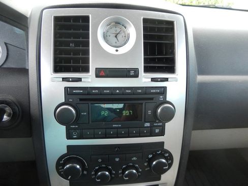 Used 2007 Chrysler 300 C RWD image 38