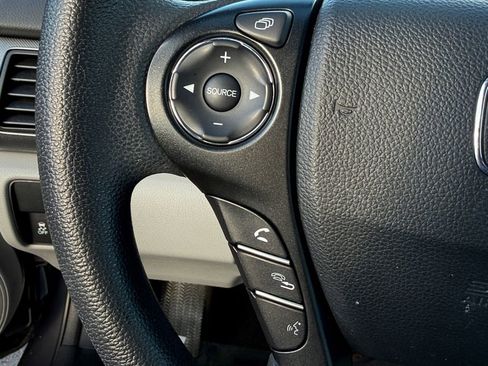Used 2014 Honda Accord LX image 19