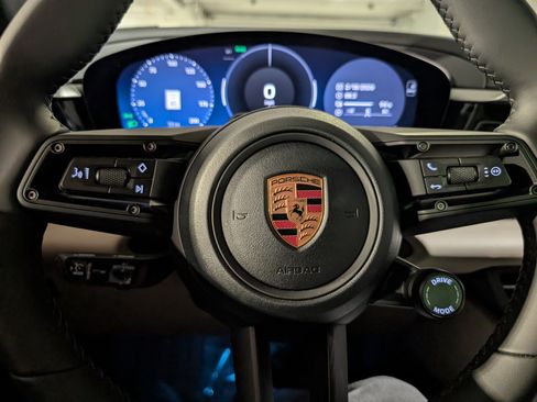 New 2026 Porsche Macan 4 Electric image 26