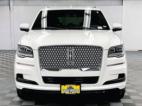 Used 2024 Lincoln Navigator Reserve w/ Monochromatic Package AWD/4WD image 4