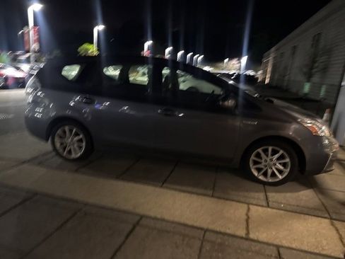 Used 2013 Toyota Prius V Five image 13