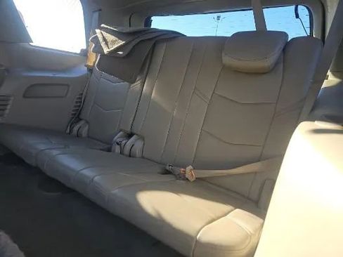 Used 2016 Cadillac Escalade Luxury image 16