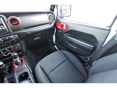 Used 2023 Jeep Gladiator Overland AWD/4WD image 11