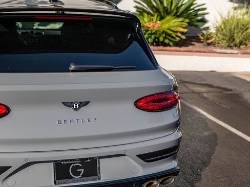 Used 2023 Bentley Bentayga Speed image 43