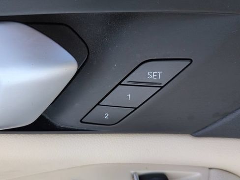 Used 2019 BMW X5 xDrive40i w/ Convenience Package AWD/4WD image 18