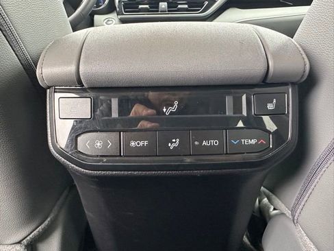 Certified 2025 Toyota Highlander Platinum image 15