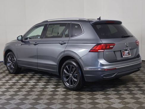 Used 2024 Volkswagen Tiguan SE w/ Panoramic Sunroof Package AWD/4WD image 9