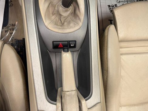 Used 2004 BMW Z4 2.5i RWD image 12