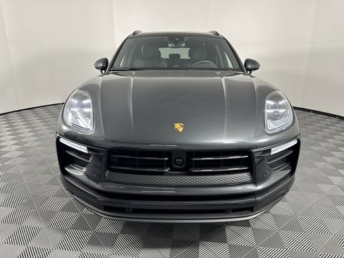 Certified 2025 Porsche Macan image 6