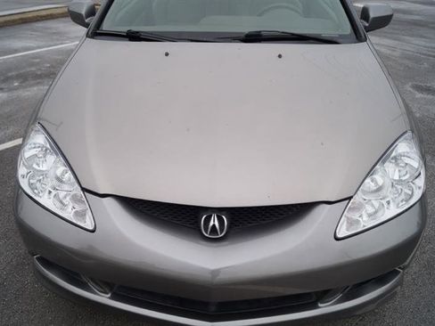 Used 2005 Acura RSX Coupe with 5-speed AT image 2