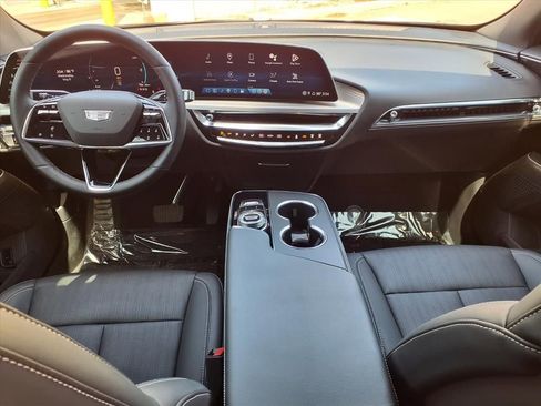 Used 2024 Cadillac Lyriq Luxury RWD image 14