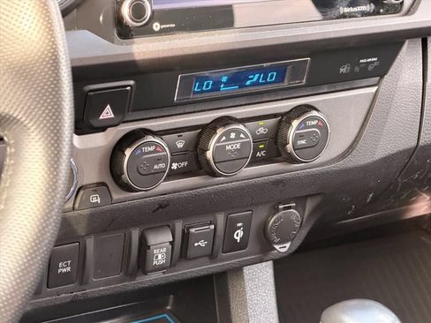 Used 2023 Toyota Tacoma TRD Sport AWD/4WD image 19