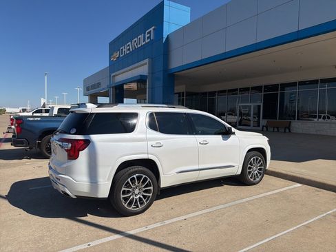 Used 2023 GMC Acadia Denali w/ Denali Ultimate Package image 2