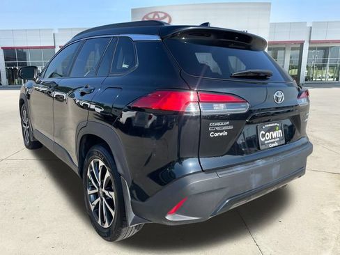 Used 2025 Toyota Corolla Cross XLE w/ Convenience Package AWD/4WD image 5