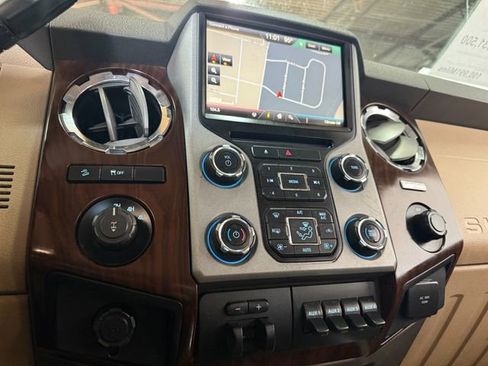 Used 2013 Ford F250 Lariat w/ Lariat Ultimate Pkg image 23