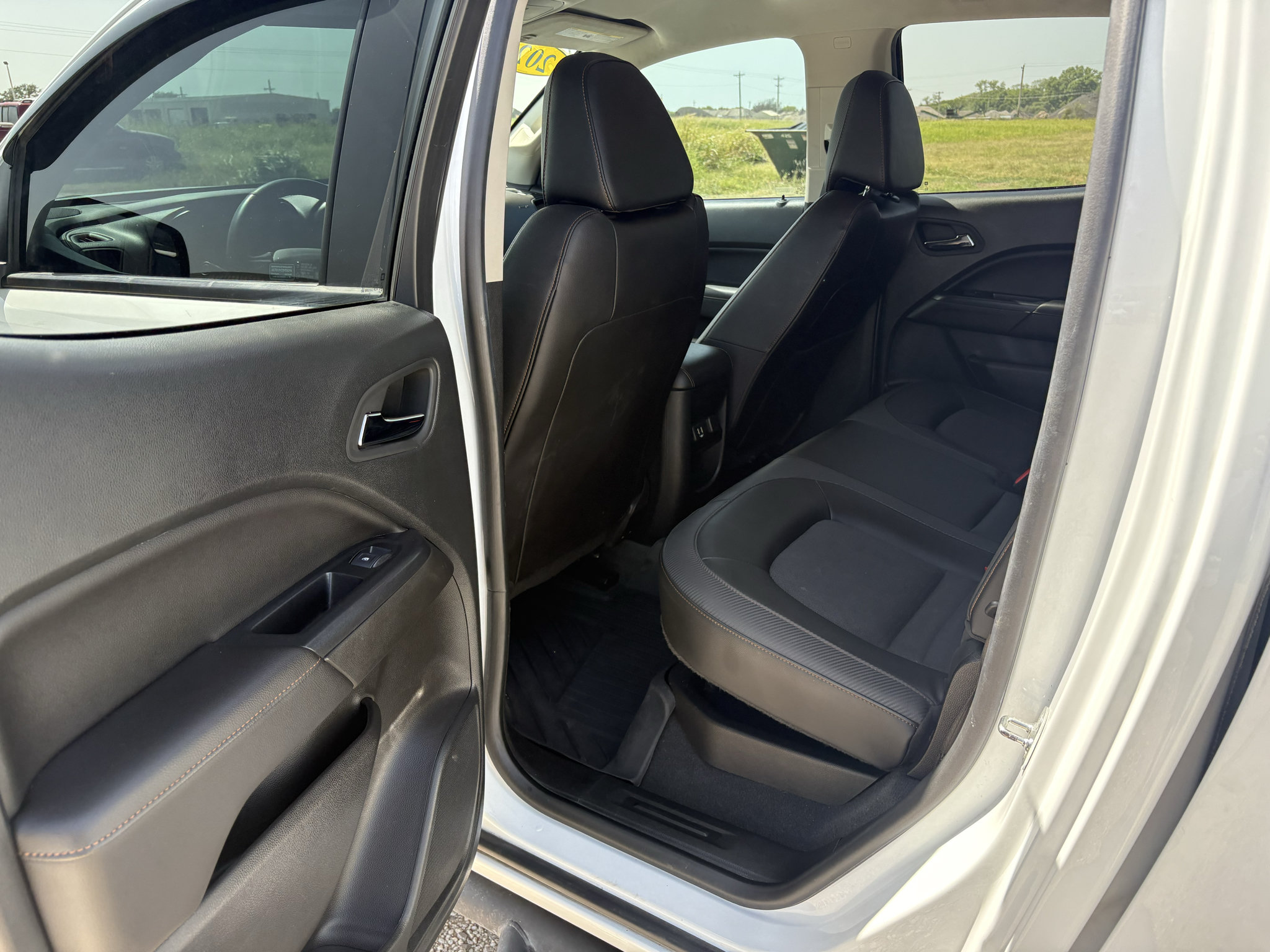 Used 2022 GMC Canyon AT4 w/ Driver Alert Package AWD/4WD image 22