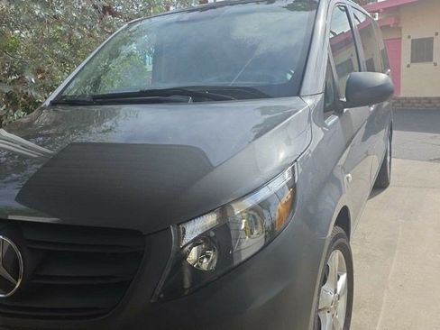 Used 2023 Mercedes-Benz Metris Passenger image 7