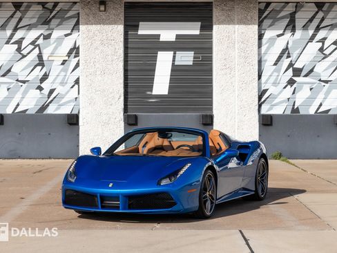 Used 2019 Ferrari 488 Spider image 5