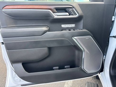Used 2025 GMC Sierra 1500 Denali w/ Technology Package AWD/4WD image 10