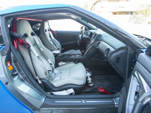 Used 2009 Nissan GT-R Premium AWD/4WD image 38
