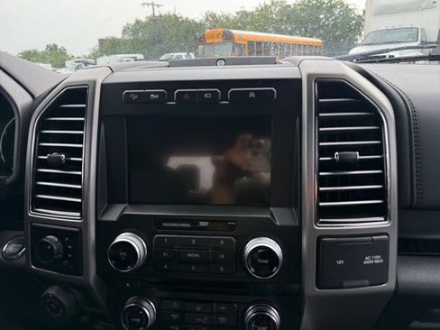 Certified 2018 Ford F150 Platinum w/ Equipment Group 701A Luxury AWD/4WD image 9