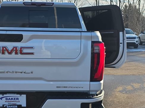 Used 2024 GMC Sierra 2500 Denali w/ Denali Reserve Package image 34