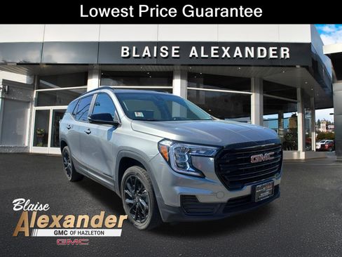 Used 2023 GMC Terrain SLE w/ Driver Convenience Package AWD/4WD image 1