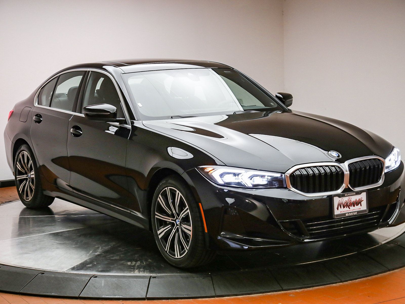 Used 2026 BMW 330i Sedan w/ Convenience Package RWD image 3