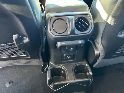 New 2025 Jeep Gladiator Mojave image 24