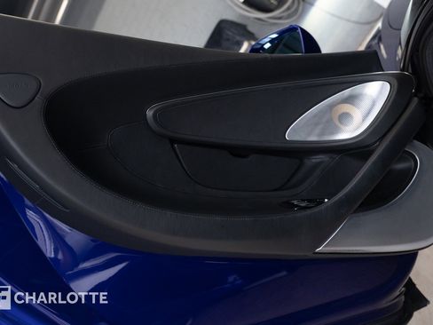 Used 2022 McLaren GT image 22