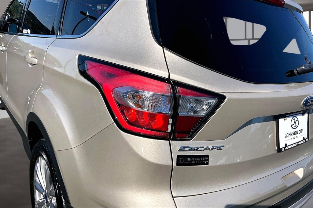 Used 2018 Ford Escape Titanium AWD/4WD image 30