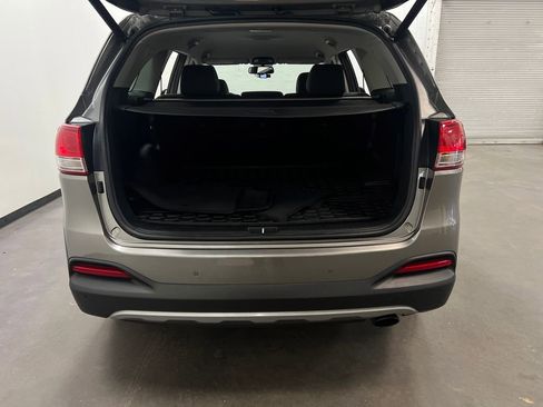Used 2017 Kia Sorento EX w/ EX Premium Package FWD image 25