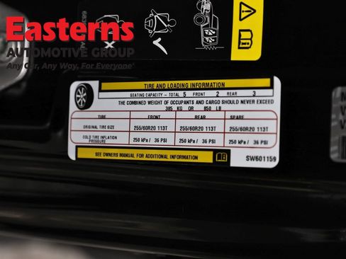 Used 2025 Jeep Wrangler Unlimited Sahara AWD/4WD image 35