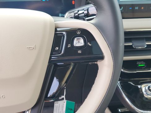 New 2026 Lincoln Corsair Grand Touring w/ Towing Package image 16