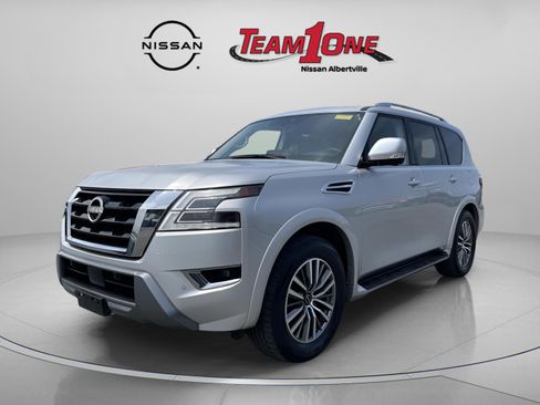 Used 2024 Nissan Armada SL w/ Captain's Chairs Package RWD image 4