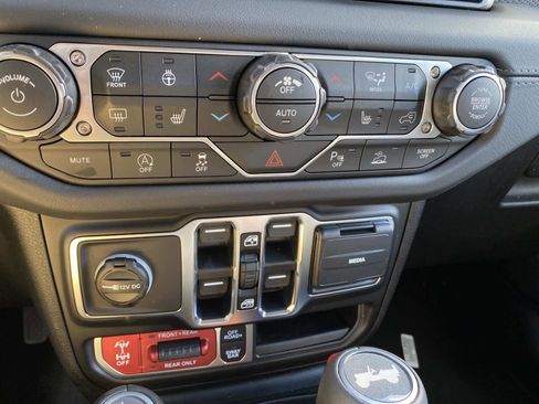 New 2026 Jeep Wrangler Unlimited Rubicon image 12