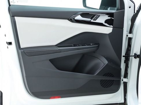 New 2026 Volkswagen Taos S image 18