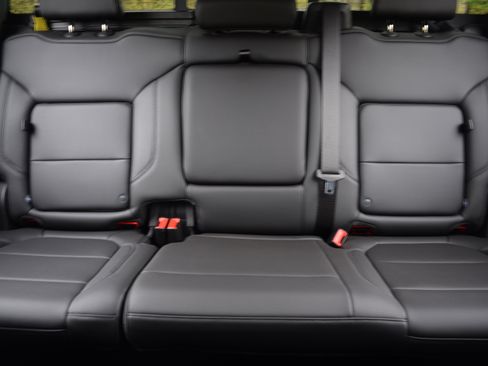 Used 2020 Chevrolet Silverado 1500 LT Trail Boss image 15