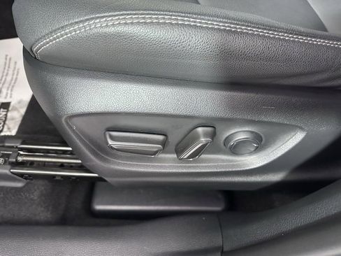 Used 2023 Toyota Corolla Cross XLE image 20