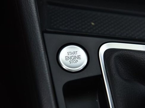 New 2026 Volkswagen Jetta SE FWD image 17