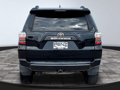 Used 2019 Toyota 4Runner TRD Off-Road Premium AWD/4WD image 6