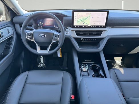 New 2025 Ford Explorer Active w/ Active Comfort Package image 5