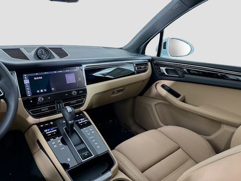 Certified 2026 Porsche Macan AWD/4WD image 26
