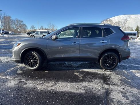 Used 2020 Nissan Rogue SV image 8