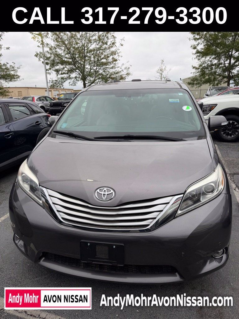 Used 2017 Toyota Sienna Limited AWD/4WD image 2