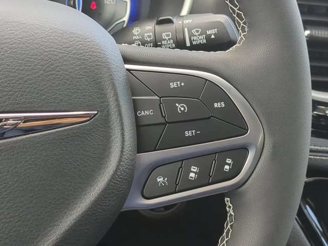 New 2026 Chrysler Pacifica Select FWD image 31