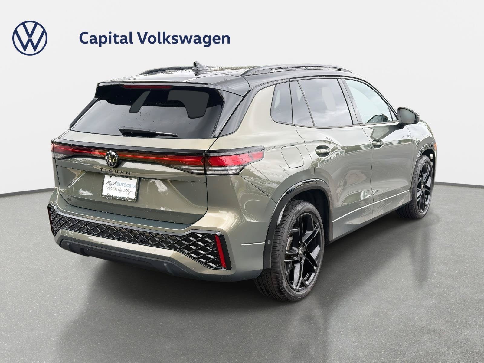 Certified 2026 Volkswagen Tiguan SE R-Line FWD image 6