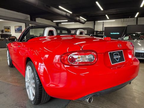 Used 2011 MAZDA MX-5 Miata Grand Touring w/ Premium Pkg RWD image 18